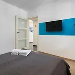Scandinavia Apartamento *